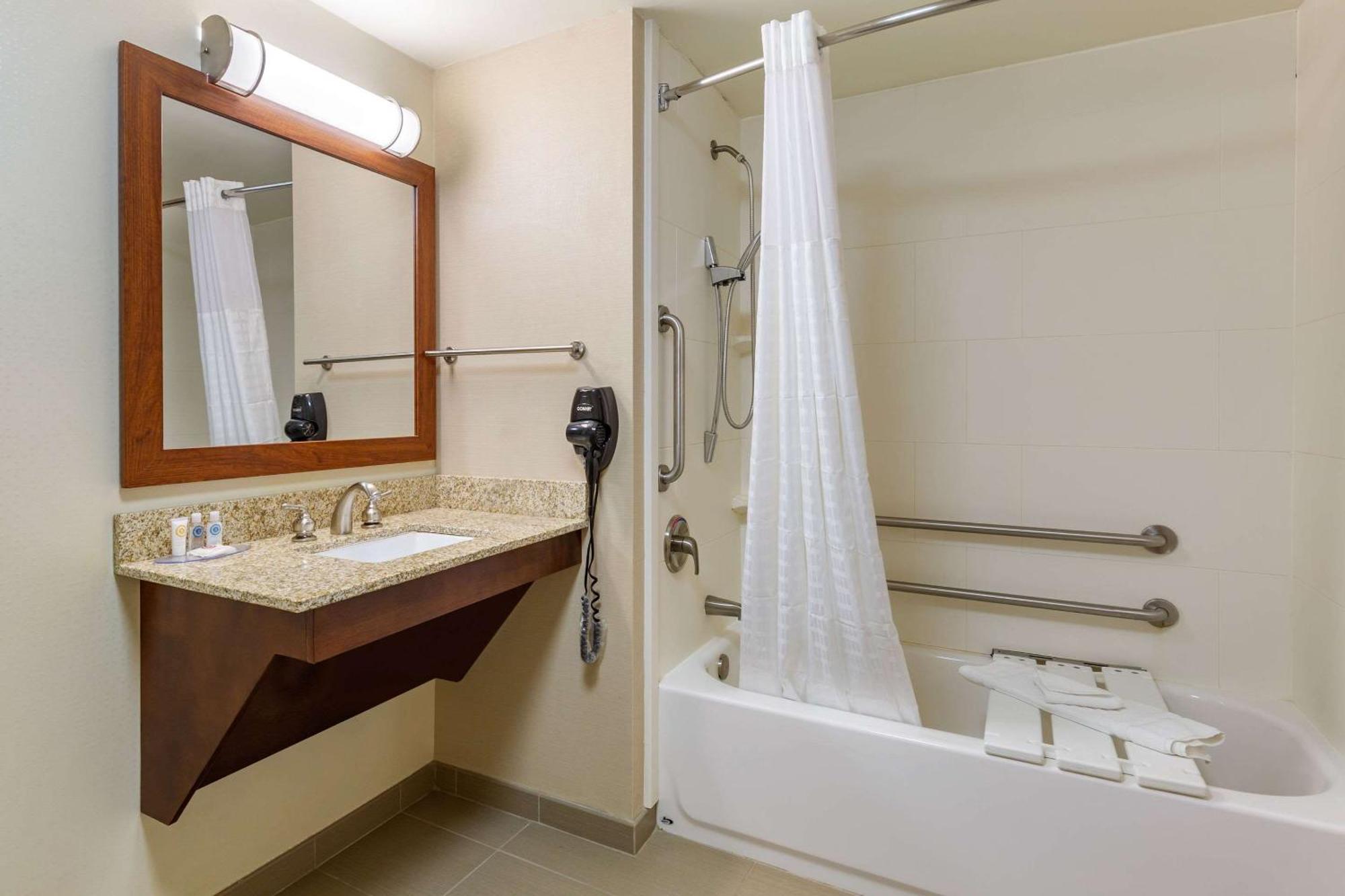 Comfort Inn Aikens Center Martinsburg Eksteriør billede